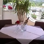 Konukevi Garfild Novi Vinodolski