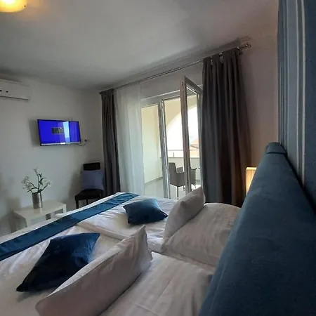 Guest house Garfild 4*