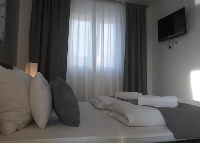Garfild Pensión Novi Vinodolski